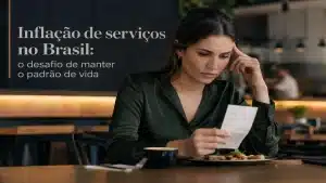 Mulher analisando recibo em cafeteria moderna enquanto reflete sobre inflação de serviços no Brasil e o desafio de manter o padrão de vida em cenário econômico contemporâneo.